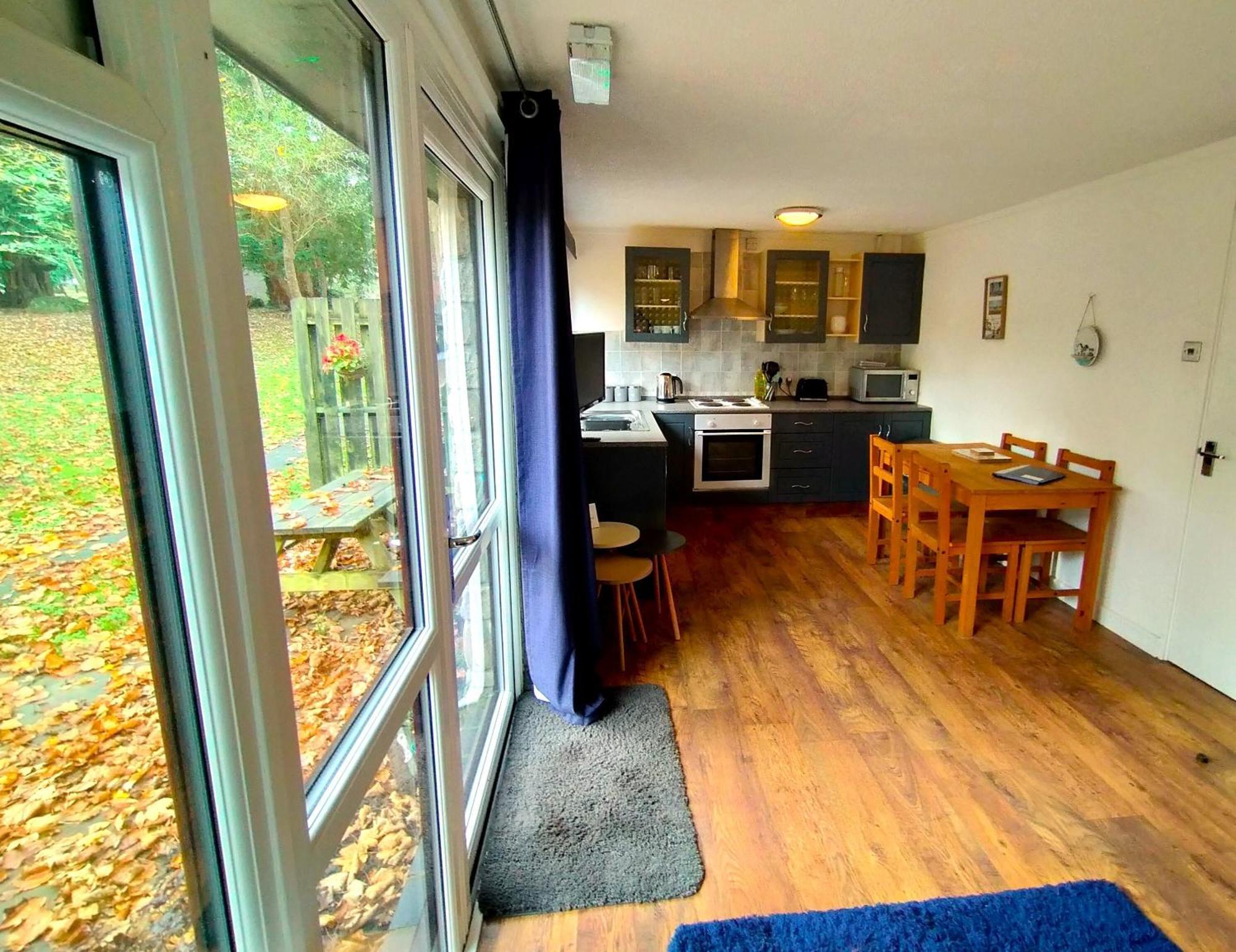 Chalet Painters 2-bed Nr & Hayle