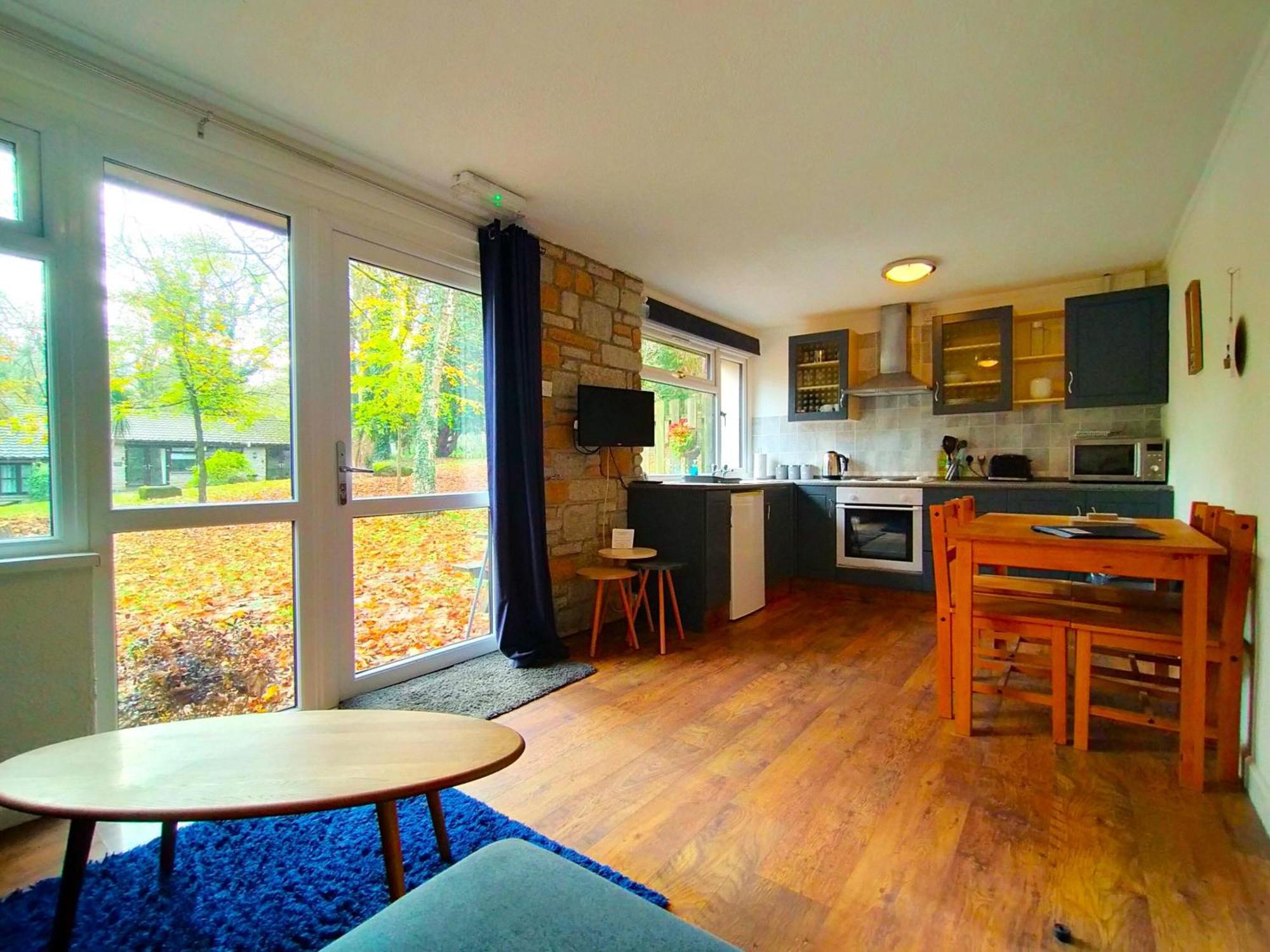 Chalet Painters 2-bed Nr & Hayle