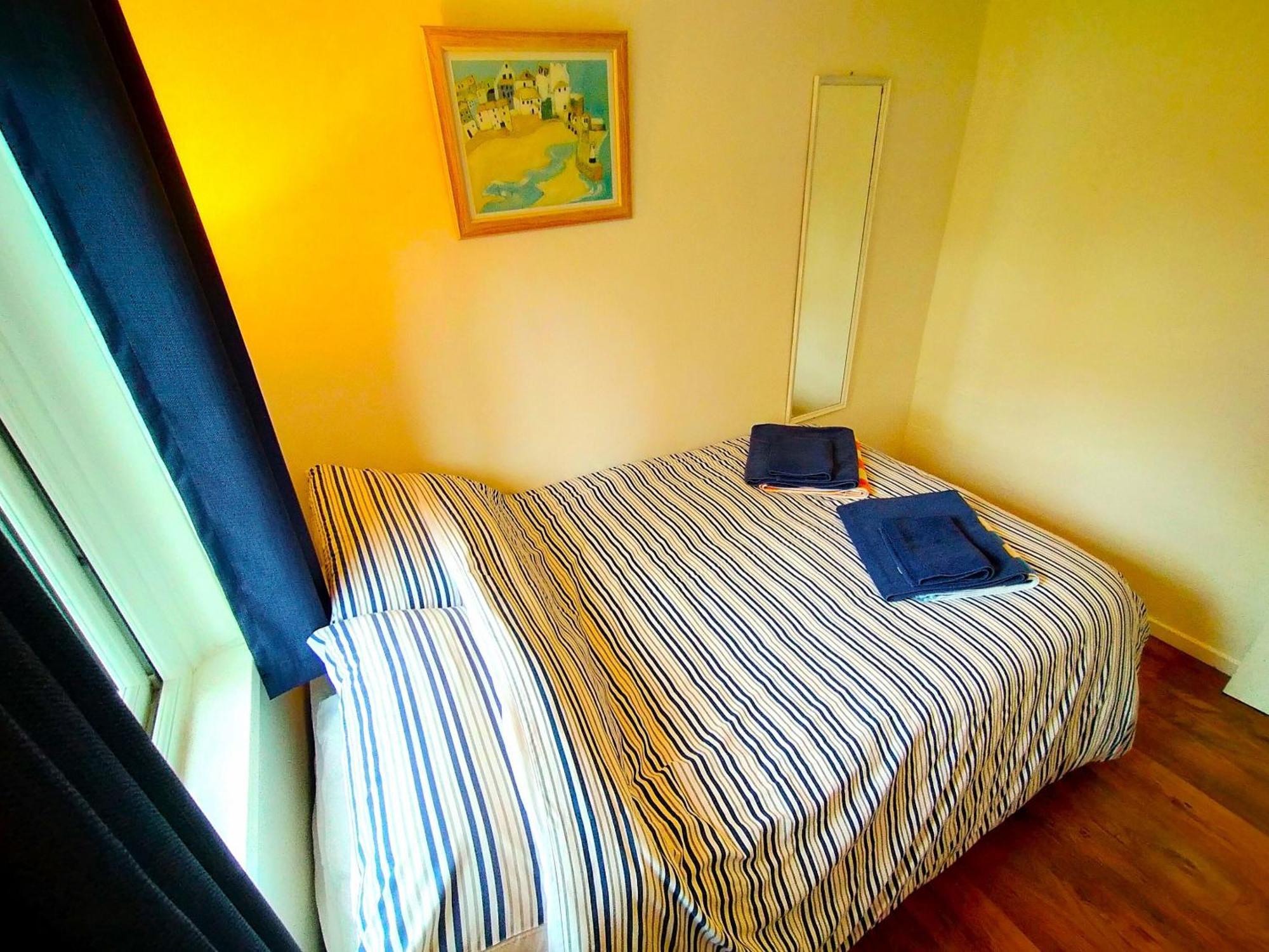 Chalet Painters 2-bed Nr & Hayle *
