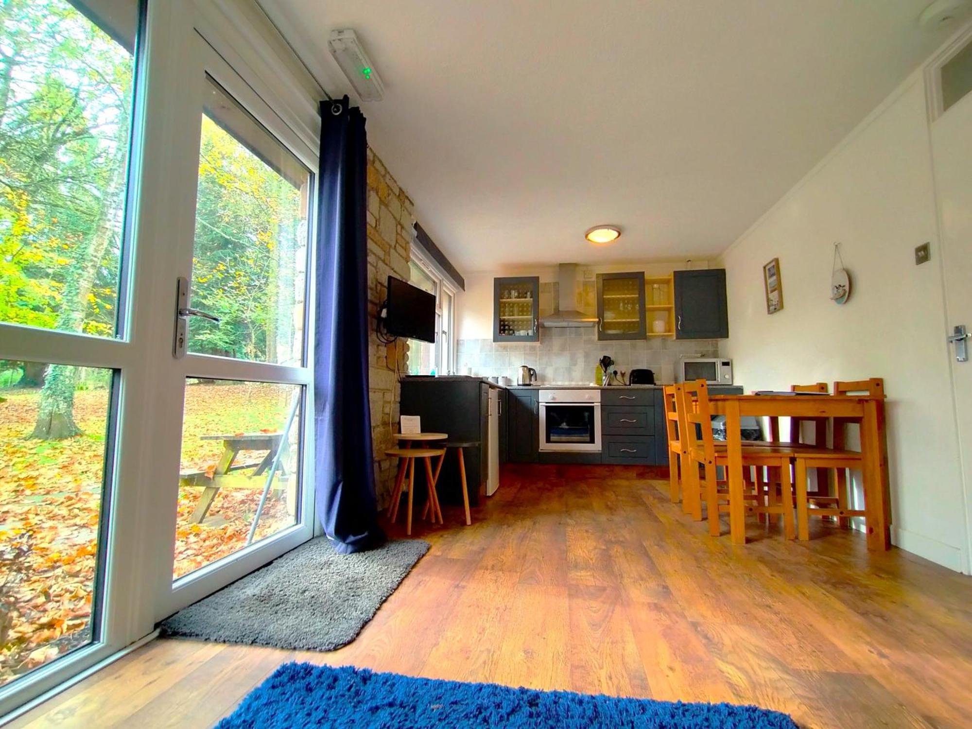 Chalet Painters 2-bed Nr & Hayle