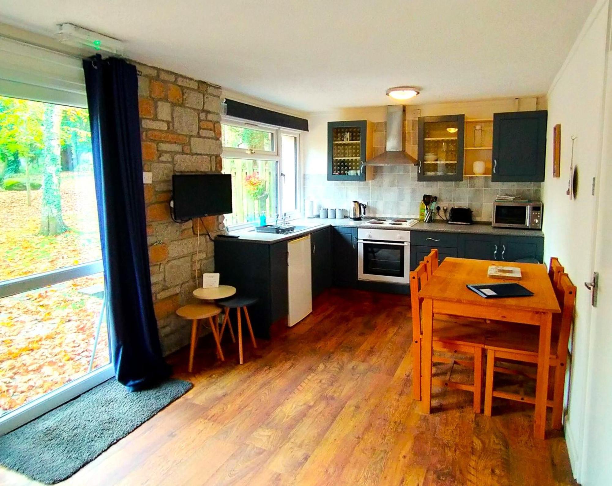 Painters 2-bed Nr & Hayle Chalet St Ives (Cornwall)